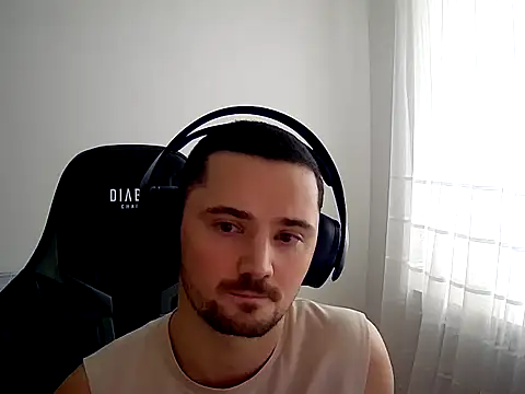 Snapshot of Handsomeboy4you chatting on November 2025 08:35:01 AM Handsomeboy4you online show from November 2025 08:35:01 AM