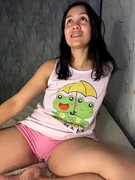 Snapshot of carolsapequinha chatting on December 2025 12:05:02 AM carolsapequinha online show from December 2025 12:05:02 AM