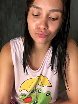 Snapshot of carolsapequinha chatting on December 2025 11:56:01 PM carolsapequinha online show from December 2025 11:56:01 PM