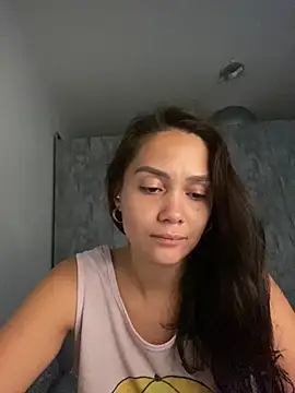 carolsapequinha online show from April 2026 04:04:01 PM