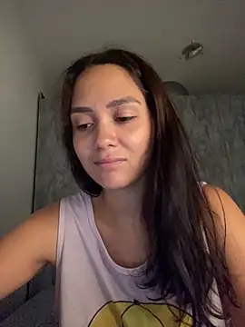 carolsapequinha online show from April 2026 01:33:02 PM