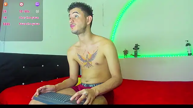 Snapshot of kaiborman00 chatting on December 2025 03:02:01 AM kaiborman00 online show from December 2025 03:02:01 AM