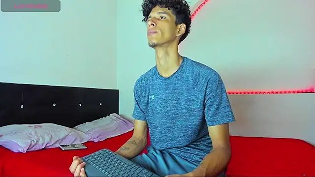 kaiborman00 online show from March 2026 02:50:01 AM