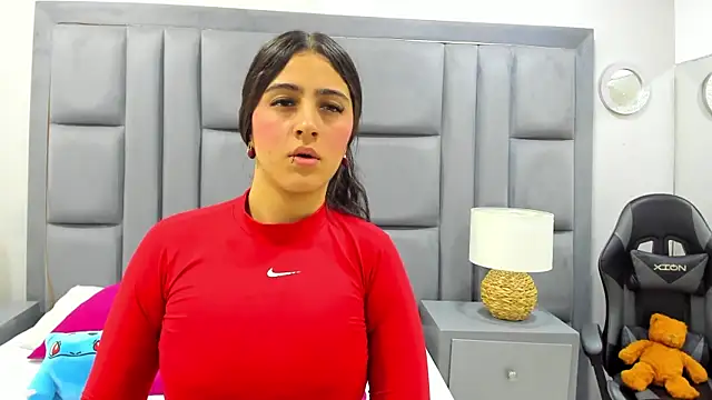 Snapshot of LuisaFranco chatting on December 2025 11:08:01 AM LuisaFranco online show from December 2025 11:08:01 AM