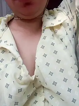 Snapshot of isha_sharma2002 chatting on November 2025 04:12:01 AM isha sharma2002 online show from November 2025 04:12:01 AM