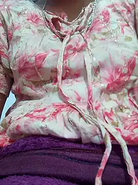 Snapshot of isha_sharma2002 chatting on November 2025 03:18:02 AM isha sharma2002 online show from November 2025 03:18:02 AM