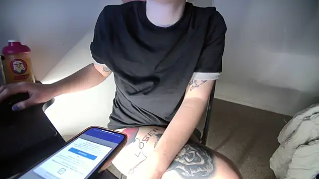 Snapshot of secretcouple_00 chatting on November 2025 06:13:01 AM secretcouple 00 online show from November 2025 06:13:01 AM