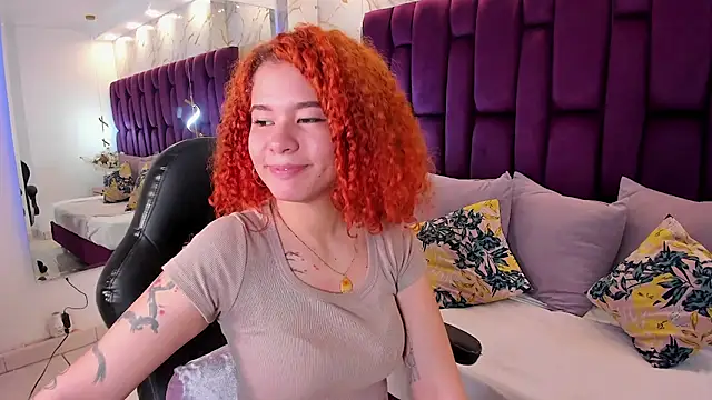 avrilwaynee online show from November 2025 12:05:02 PM