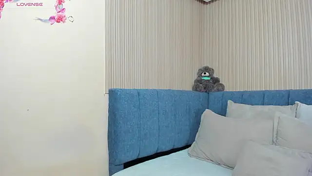 Dulce emi online show from February 2026 12:24:01 PM