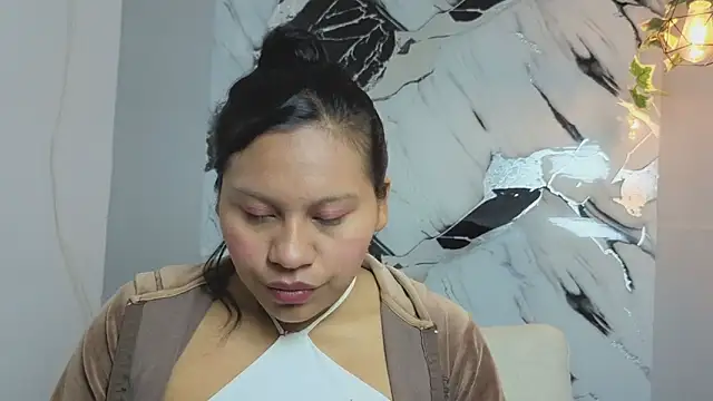 Hanna Goldenst online show from November 2025 07:13:01 PM