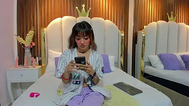 Snapshot of pixxxy_skinny chatting on November 2025 03:45:02 AM pixxxy skinny online show from November 2025 03:45:02 AM