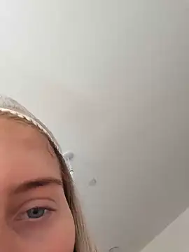 makekittypurrr online show from May 2026 04:04:02 PM