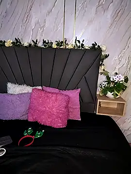 Luna Scarllet online show from November 2025 04:14:02 AM