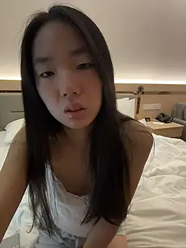 TinyBabe online show from November 2025 02:01:01 AM