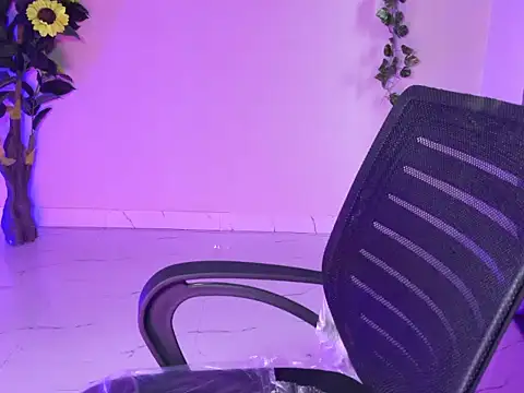 Saira Hotty online show from March 2026 04:51:02 AM