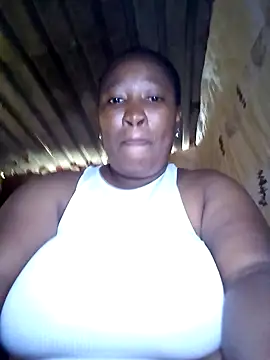 Snapshot of MissMoyo chatting on November 2025 11:09:02 AM MissMoyo online show from November 2025 11:09:02 AM