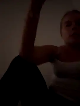 Sandraxoxox online show from November 2025 01:32:02 PM