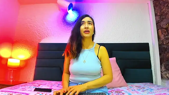 Snapshot of VictoriaRouge_ chatting on April 2026 08:22:01 PM VictoriaRouge online show from April 2026 08:22:01 PM