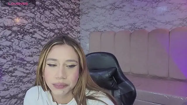 Evy Luxx v online show from February 2026 03:43:01 AM