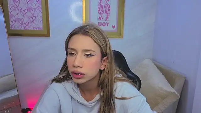 Evy Luxx v online show from April 2026 07:45:01 AM