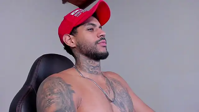 LuigiVitale 1 online show from December 2025 01:14:02 AM