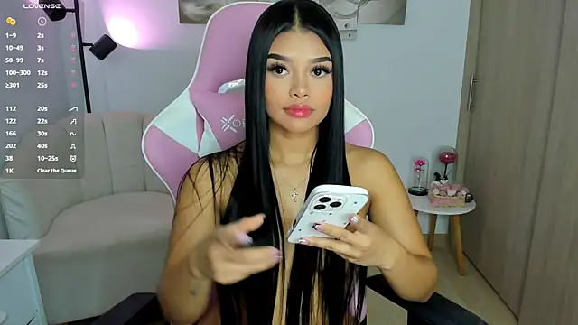 haileyflorez  online show from June 2026 03:36:01 PM