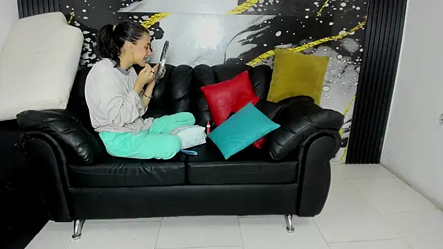 Reallyhotsexx333 online show from January 2026 01:11:01 AM