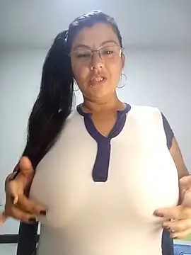 Snapshot of CelesteAlvarez1989 chatting on June 2026 07:21:02 AM CelesteAlvarez1989 online show from June 2026 07:21:02 AM