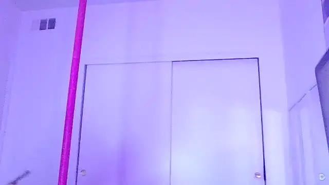 Snapshot of Mistresslucyxxx chatting on January 2026 06:59:02 AM Mistresslucyxxx online show from January 2026 06:59:02 AM