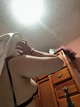 algila08 online show from March 2026 10:18:01 AM