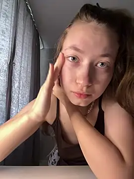 Holy Poly online show from April 2026 05:24:01 AM