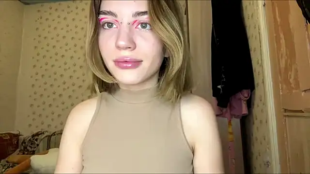 Snapshot of MelaineAytes chatting on November 2025 08:08:02 AM MelaineAytes online show from November 2025 08:08:02 AM