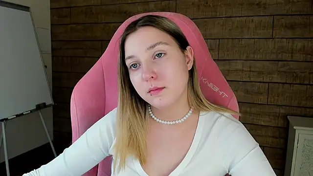 Snapshot of TinnaBurton chatting on June 2026 01:28:02 AM TinnaBurton online show from June 2026 01:28:02 AM