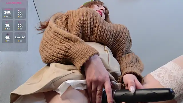 Snapshot of AdritVance chatting on November 2025 07:44:01 AM AdritVance online show from November 2025 07:44:01 AM