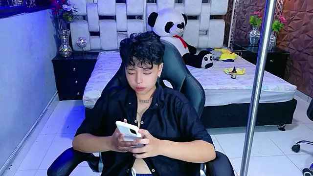 Snapshot of lunabustygirl chatting on January 2026 05:12:01 AM lunabustygirl online show from January 2026 05:12:01 AM