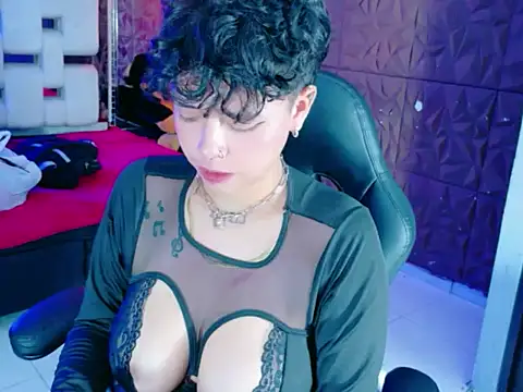 Snapshot of lunabustygirl chatting on February 2026 05:11:01 PM lunabustygirl online show from February 2026 05:11:01 PM