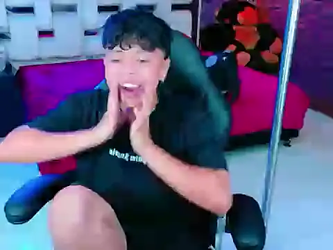 Snapshot of lunabustygirl chatting on February 2026 04:17:02 AM lunabustygirl online show from February 2026 04:17:02 AM