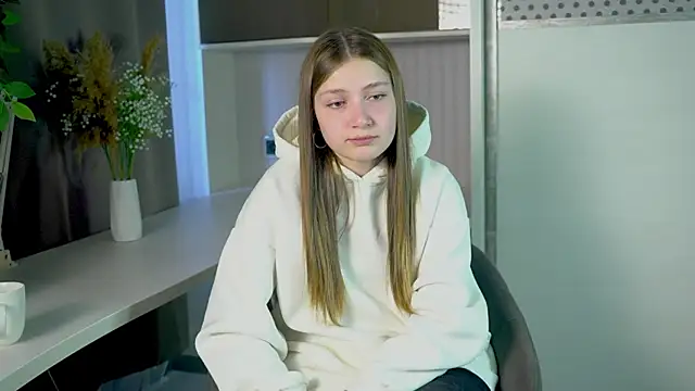 Snapshot of LesaFeldker chatting on November 2025 03:06:01 AM LesaFeldker online show from November 2025 03:06:01 AM