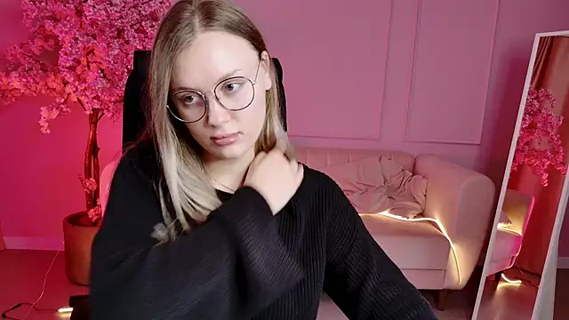 Snapshot of SandraLindsey chatting on November 2025 11:47:01 AM SandraLindsey online show from November 2025 11:47:01 AM