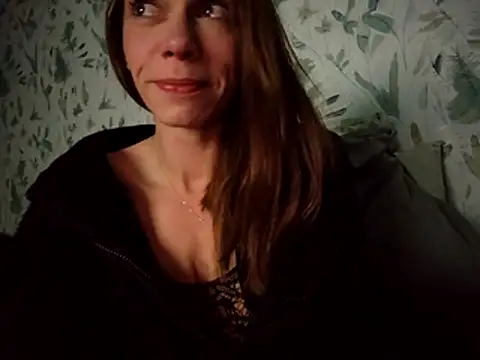 Mimakario online show from November 2025 10:09:02 PM