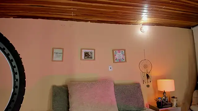 aghata jackson  online show from November 2025 01:25:02 PM