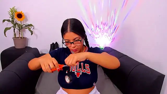 evelisse  online show from December 2025 03:47:02 AM