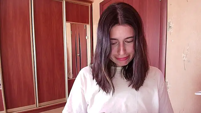 KristinaScott online show from April 2026 02:47:02 PM