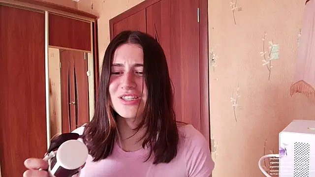 KristinaScott online show from April 2026 02:46:02 PM