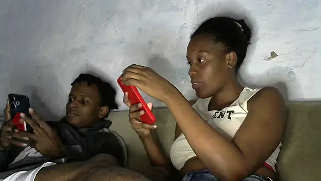 Snapshot of Mari_clau_hot chatting on November 2025 10:59:02 PM Mari clau hot online show from November 2025 10:59:02 PM