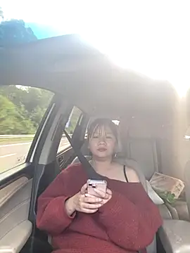 yiyi0316 online show from November 2025 02:22:02 AM