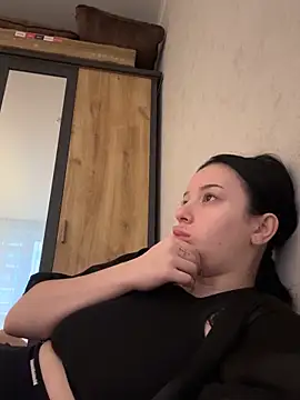 Snapshot of dawnbeforesunset chatting on November 2025 01:17:02 PM dawnbeforesunset online show from November 2025 01:17:02 PM