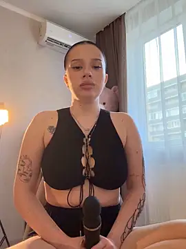 Snapshot of dawnbeforesunset chatting on November 2025 01:28:01 PM dawnbeforesunset online show from November 2025 01:28:01 PM