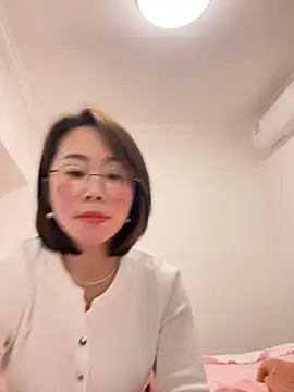 xiaoling2358 online show from December 2025 02:37:02 PM