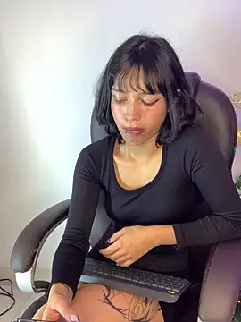 Snapshot of LiilithStonne chatting on December 2025 12:23:02 PM LiilithStonne online show from December 2025 12:23:02 PM